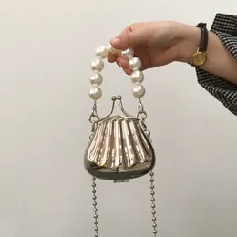 Evening Bags Pearl Chain Women Mini Clip Crossbody Bag Luxury Ladies Small Shell Shoulder Retro Female Party Purse Accessories Handbags 230203