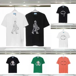 남자 티셔츠 디자이너 Shir 남자 여자 고급 Shirs Foundaion Foundaion Classic Riangle Paern Tee Shor Sleeves Senior Pure Coon The New Clohes Summer 1yhz