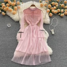 Casual Dresses High-End Temperament Lace Hollow Crocheted Sweet Dress Elegant Lady Slim Mesh Stitching Fairy 2023 Autumn Clothing M972