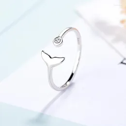 Eheringe Einfache trendige Silberfarbe Meerjungfrau Schwanz Manschettenring mit kubischem Zirko Seewal Fisch Bague Minimalistische romantische Geschenke