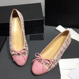 Klassieke platte hakken kleding schoenen ballet schoen schapenvacht boog tweed ronde tenen slip-on loafers ontwerper luxurys sandalen outdoor casual schoen roze met logo plus maat