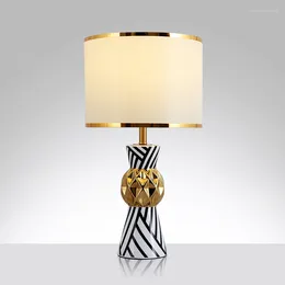 Lampy stołowe Post nowoczesna ceramiczna lampa kreatywna zebra wzór salonu dekoracyjne biurko łóżko E27 Nordic sypialnia ciepłe światło LED