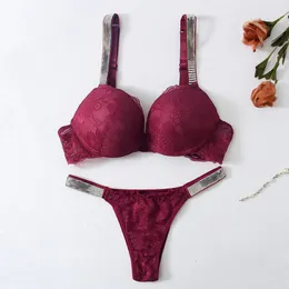 Womens Bra sätter sexig silikon bomull ny mode sommarväst och shorts trosor tvilling underkläder underkläder flicka cool märke djupt v 13 stilar storlek 32a-38d