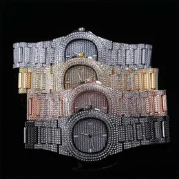 Bilek saatleri moda markası buzlu Diamond Watch Quartz Gold Hip Hop Saatleri Mikropavla CZ Paslanmaz Çelik Saat Relogio