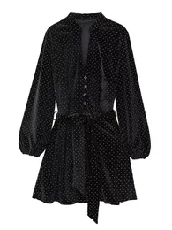 الفساتين غير الرسمية Yenkye Fashion Women Black Velvet Shirt Dress مع حزام طويل الأكمام أنثى الخريف شتاء فستان 230204
