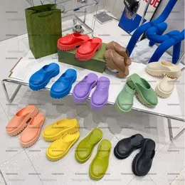 Mode Slide tofflor m￤n kvinnor h￶ga klackar tjocka soliga sandaler skum flip flops designer makaron gummi platt tofflor hem resor guccie skor
