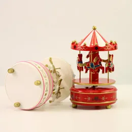 Figurki dekoracyjne przedmioty karuzelowe pudełko muzyka dziewczyna urodzinowa dar jubilita kreatywna kreskówka zabawka dla dzieci dekoratio domowe