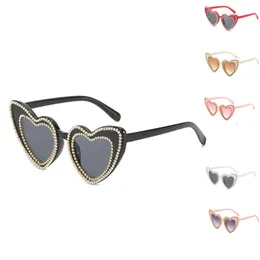 Sunglasses Luxury Women Heart Retro Brand Design Shade Decorative Sun Glasses For Men Travel Visor Mirror UV Protection Eyewear