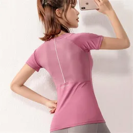 Aktiva skjortor reflekterande strip yogastopp t -skjorta kvinnor gym sport andas mesh garn fitness kör sömlös tee femme