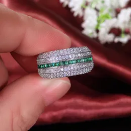 Sweer Anelli nuziali carini Gioielli di lusso Argento sterling 925 Righe Stack Smeraldo Pavimenta Diamante CZ Vendita superiore Fatta a mano Festa Eternità Anello di fidanzamento per donna Regalo