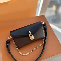 Mini Messenger Bag Brand Chain Luxury Counterbag Cross Cross. أجهزة معدنية مع اثنين من الأشرطة الكتف
