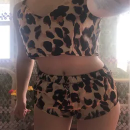 Artı Boyut Yaşamlar Kadın İpek Leopar Baskı Satin Cami Top Şort Pijama Seti 2020 YENİ