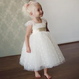 Abiti da ragazza Gardenwed Adorable Flower 2023 Dot Tulle Puffy Ball Gown Lunghezza tè Baby Pageant / Comunione / Abito da festa di nozze