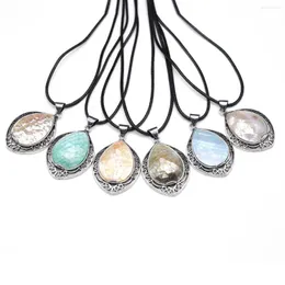 Anhänger Halsketten Trendy Natürliche Abalone Crack Mehrere Farben Wassertropfen Muschel Halskette Charms Schmuck Frauen Party Geschenke 45x35mm