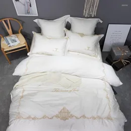 Set di biancheria da letto Piumino ricamato in cotone egiziano di lusso Bianco Rosso Copripiumino in lino Copripiumino Federa / Set letto per regali