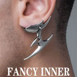 Ear Cuff Cyberpunk Ear Clip Pugnale Piercing senza orecchie Orecchino in metallo color argento per donna Uomo Coppia gioielli cool 230206