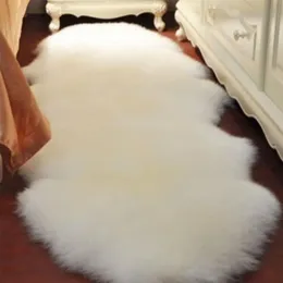 Помытый мягкий искусственный коврик с меховыми ковриками овчины