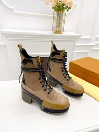 Stivali da donna di lusso con stampa Martin Boots Laureate Platform Desert Boot Scarpe casual firmate