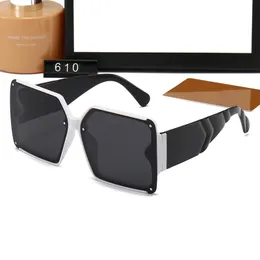 Topp lyxiga solglas￶gon 610 f￶r Man Woman Unisex Designer Goggle Beach 2023 Fashion Sun Glasses Retro Small Frame Luxury Design UV400 med l￥da