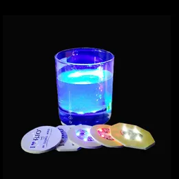 Led coaster 6cm 4 LED -kustf￶rare Novelbelysning f￶r drycker 6 LED -bar Coaster Perfekt f￶r Party Wedding Bar White RGB Oemled