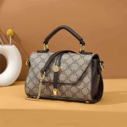 2023 Purses Clearance Outlet Online Sale Messenger V￤skor m￥ngsidig avslappnad axelv￤ska Kvinnsp￥se hand tryckt litet fyrkant