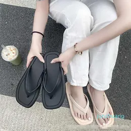 슬리퍼 New Flip-Flops 간단한 단색 BEAC 여성 여름 22 해변 소프트 바닥 외부 플립 플롭 여성 신발 y2302