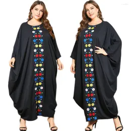 エスニック服大型サイズ特大のゆるい黒い刺繍されたアバヤバットスリーブローブカジュアルスタイルイスラム教徒ドバイロングウィメンドレス