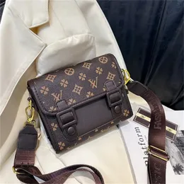 2023 Yeni Lüks Kadınlar Zincir Çantalar Cüzdan Eşekçi Deri Çantalar Omuz Çiçeği Pursecrossbody Bag