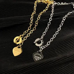 Luxury Designer Fashion Necklace Choker Chain 925 Silver Plated 18k Gold Plated rostfritt stål Letterhängning Halsband för kvinnor smycken ingen låda