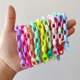Charm-Armbänder ZX Einfaches helles Acryl-Kettenarmband für Frauen Candy Color Geometrisch Handgefertigte Großhandelsaccessoires Bijoux