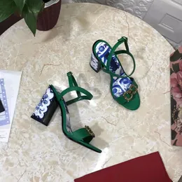 Zapatos de tacón alto Sandalias de vestir de pies abiertos Impresión de cuero para mujeres Moda Metal Hebilla Diseñador de lujo Sexy 10.5cm Tamaño de zapato de cuero de verano 34-43