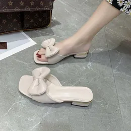 Terlik ofis bayanlar 2023 lüks slaytlar kadın katırlar pompalar örgü boş zamanlar kalın topuk zapatillas casa mujer sandalet
