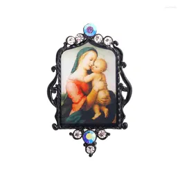 Broches Vintage Mãe Mary Filigree Broche 30 45mm Pintado à mão Virgem Baby Jesus Christian Collar Tie Tack Pin com cristal