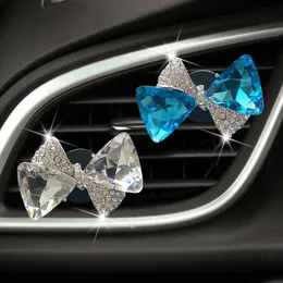 Dekorationer Outlet Diamond Eloy Bowknot AROM DIFFUSER AIR FRESHENER PERFUME CLIP CAR DECORA Söt Auto Interiör Accessori 0209