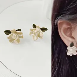 Brincos traseiros estilo coreano elegante flor branca grampos de orelha francês retrô gardênia clipe para mulheres orelhas não furadas