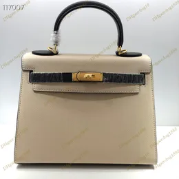 Ny f￤rgblockerande v￤ska lyxdesigner Classic Women's Handbag Fashion Palm Grain Cowhide Cross Buckle Bag 25 cm 28 cm Single Shoulder Messenger Bag