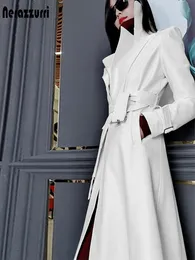 Femmes en cuir simili cuir Nerazzurri printemps piste blanc long Trench en cuir pour femmes à manches longues élégant luxe mode femmes manteaux Designer 230209