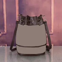 Дизайнер бренда мода женские сумки сумочки сумочки сумки сумки с большой емкостью дамы простая сумочка для покупок кожаные сумки на плечо 1824