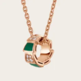 Ожерелья дизайнерские ювелирные буровые колье змея Женщины 18 K золотые серпентин -кольцо подвесной кулон рубиновый кулон