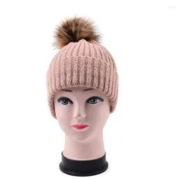 Berets Einfarbig Crimpen Warm Halten Frauen Bommel Hut Herbst Winter Outdoor Streifen Mode Elastizität Beanie Ski Cap