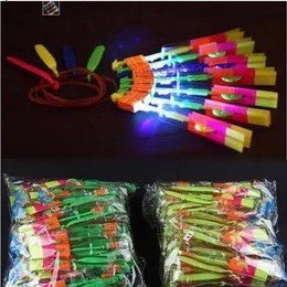 Led ışıklar oyuncaklar şaşırtıcı Led Uçan Ok Helikopter Şemsiye Slings Çocuklar İçin Doğum Günü Noel Hediye Partisi Malzemeleri 300 PCS Lot 258H