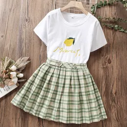 Green plaid skirt in the summer hot sale
