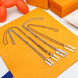 LLVV French Brand Blade Halsband f￶r herresigner smycken f￶r kvinna T0p kvalitets￤lskare halsband klassisk stil diamant premium g￥vor med ruta 002