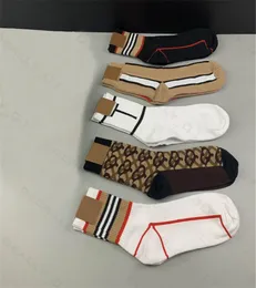 Socks Burbrerys Designer Mens and Womens Sock Five Brands of Luxurys Sports Winter Net Letter Cotton مع صناديق عالية الجودة