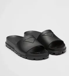 23S letnia moda uliczna wsuwane sandały buty wytłoczony trójkąt guma kobiety mężczyźni slajdy mieszkania para męskie kapcie plażowe komfort chodzenia EU35-45