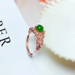 Cluster-Ringe Spinatgrüner Jade-Ring für Frauen mit Silberschmuck-Promotion