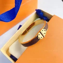 Designer 18K gold-plated bracelet luxury hip hop leather bracelet men and women fashion stainles steel bracelet daily accessories party wedding valentine gift S007