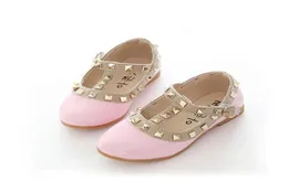 Dollplus Little Girl Shoes Princess Fashion Children Lady Pu Leather Toddler Baby Lowheel Kids Rivets Sonkerers Sandals5641975