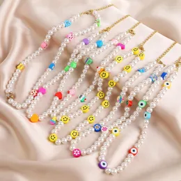 Choker Chokers Koreańska modowana symulowana perel naszyjnik dla kobiet Czech Kolorowy rękodzieła do twarzy koralika Losowa biżuteria 2023Chokers
