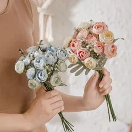 Fiori decorativi Simulazione Piccoli boccioli di rosa tea Artificiali per bouquet da sposa Mazzo di rose finte Decorazione della tavola di casa Floreale